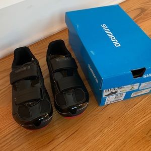 Shimano black cycling shoes with delta look clips size 40